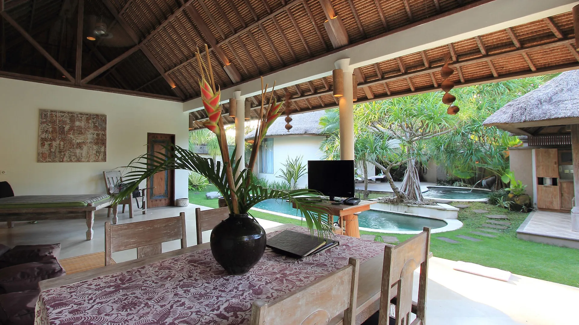 Villa Tirta Naga Bali Семиньяк Индонезия